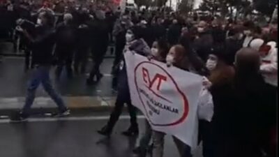 EYT’liler DİSK’in mitingine damga vurdu! Yoğun katılım sağlandı…