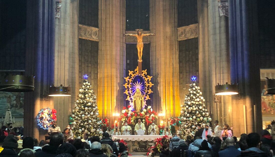 Saint Antuan Kilisesi’nde Noel ayini yapıldı