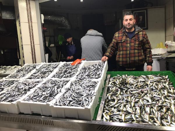 Havalar düzeldi, balık tezgahları şenlendi