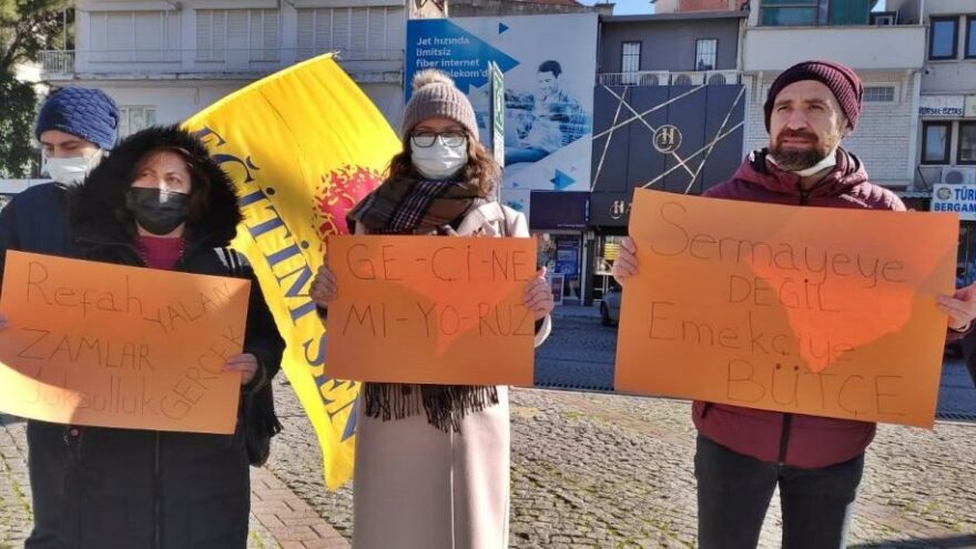 Kamu emekçileri maaş bordrolarını yaktı