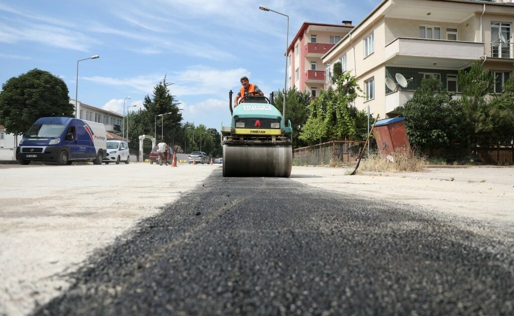 İnegöl’de 24 kilometre yol kaplaması