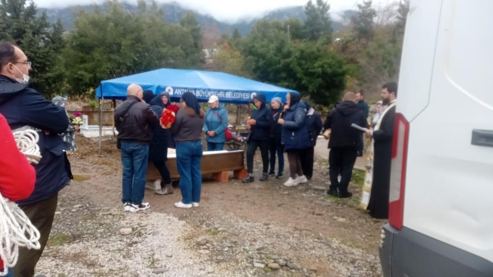 Kazada hayatını kaybeden Rus uyruklu kadın Alanya’da defnedildi