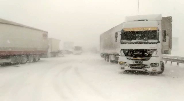 Kuzey Marmara Otoyolu’nda kar mağdurlarına ücret iadesi