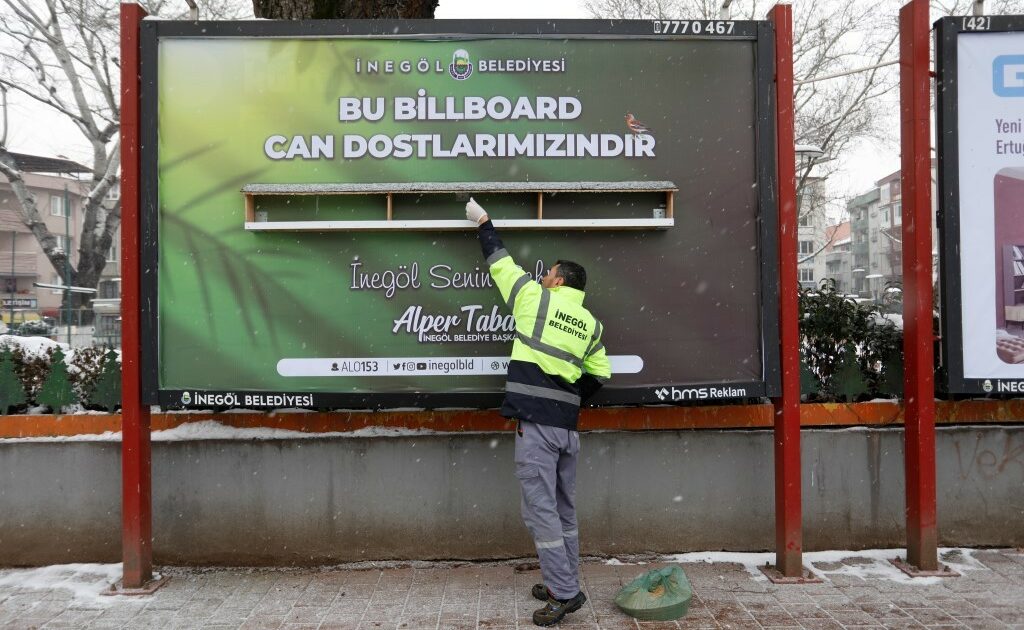 Bursa’da kara kışta kuşlara ‘ilân-ı yem’