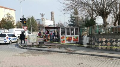 Diyarbakır’da iki akraba grup arasında kavga: 1 ölü