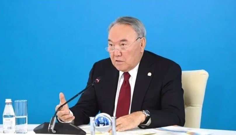 ‘Nazarbayev Kazakistan’ı terk etti’ iddiası