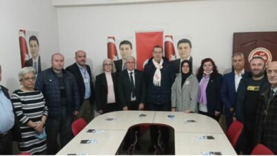 EYT’lilere bir destek de Demokrat Parti’den