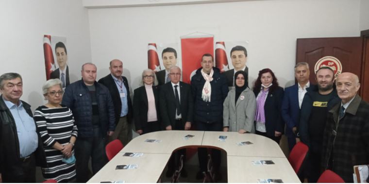 EYT’lilere bir destek de Demokrat Parti’den