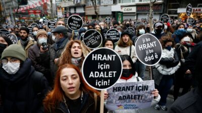 Hrant Dink silahlı saldırıya uğradığı noktada anıldı