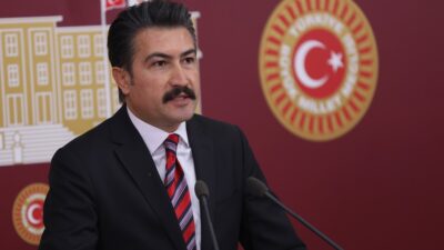 AK Parti’li Özkan: ‘Seçim de seçim’ diyenler, aday belirlediniz mi?