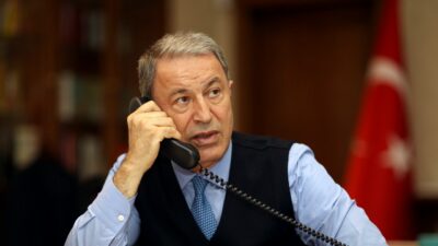 Bakan Akar’dan Azeri mevkidaşına taziye telefonu