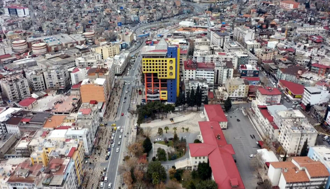 ‘Dünyanın en saçma binası’nın yıkımı başladı