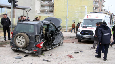 Cenaze dönüşü kaza: 1 ölü 2 yaralı