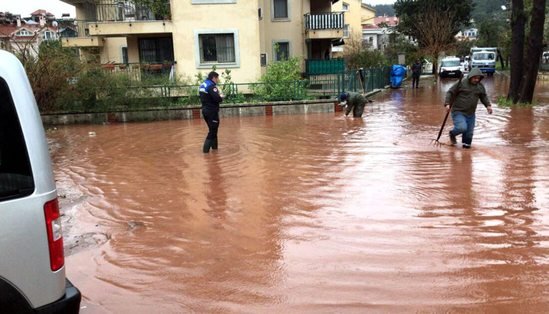 Marmaris’i sağanak vurdu… Metrekareye 200 kilogram yağış düştü!