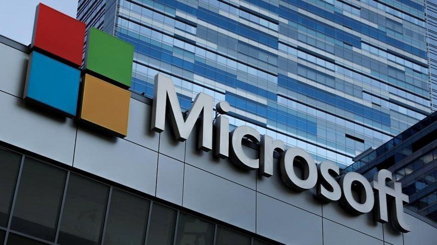 Microsoft kârını artırdı ama hisseleri çakıldı