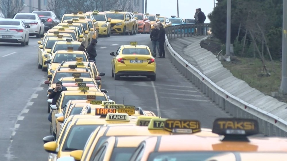 İstanbul’da taksimetre kuyruğu