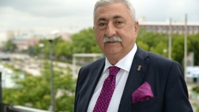 Palandöken: Zincir marketler ekmek ve sigara satamayacak, bu ürünleri sadece bakkallar satacak