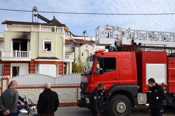 Uyuşturucudan kurtulmak için kendini zincirlediği evde yangın çıktı, hayatını kaybetti