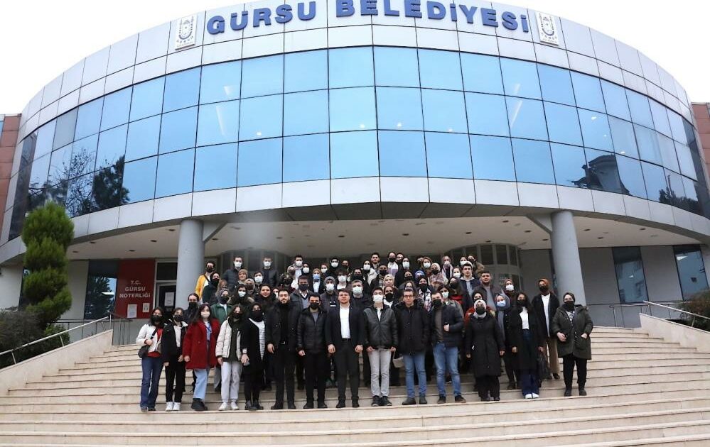 Gürsu Belediye Başkanı Mustafa Işık: ‘Gençlerimize pusula oluyoruz’