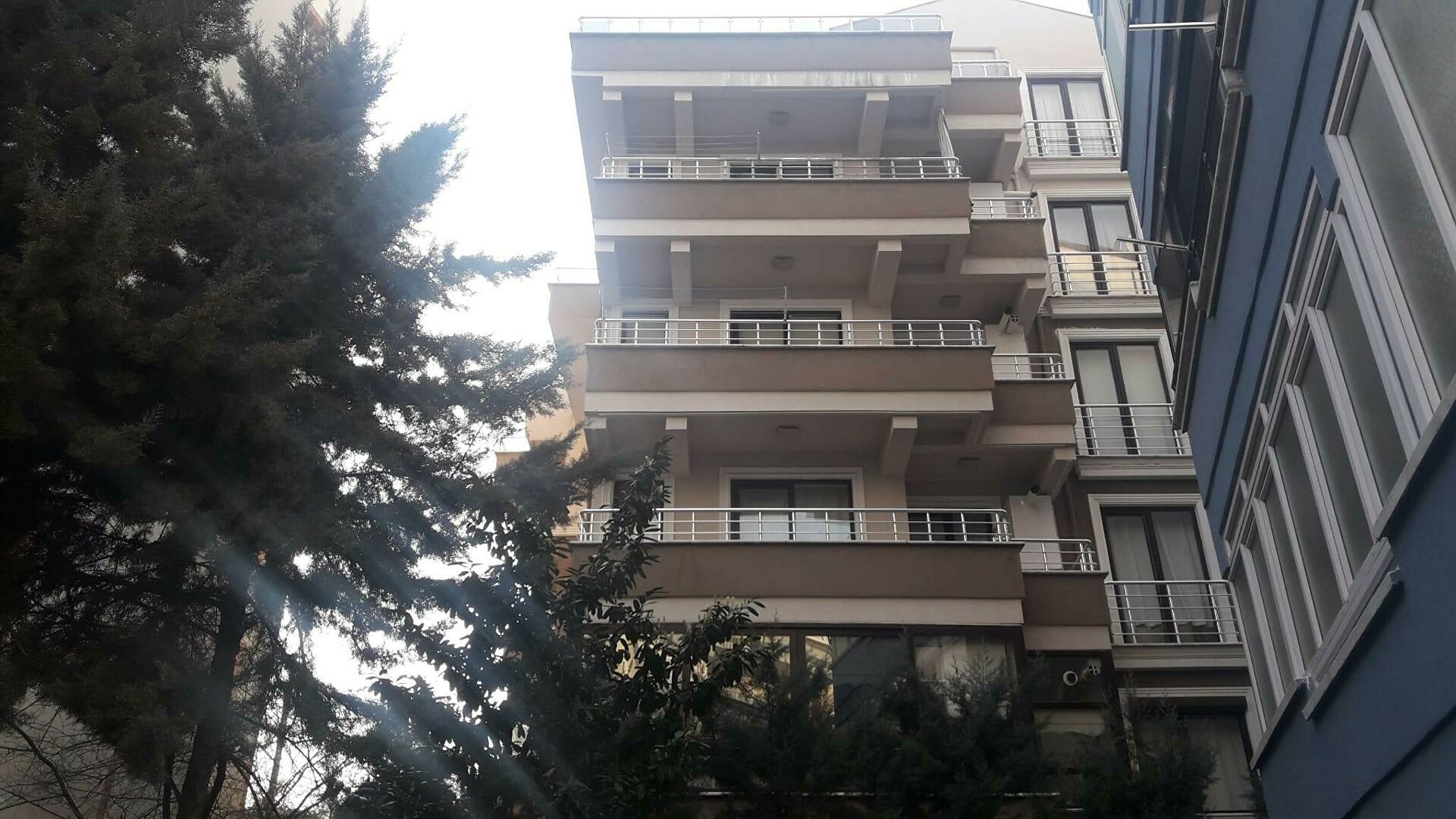 Yalova’da 27 yaşındaki stajyer avukat altıncı kattan atladı