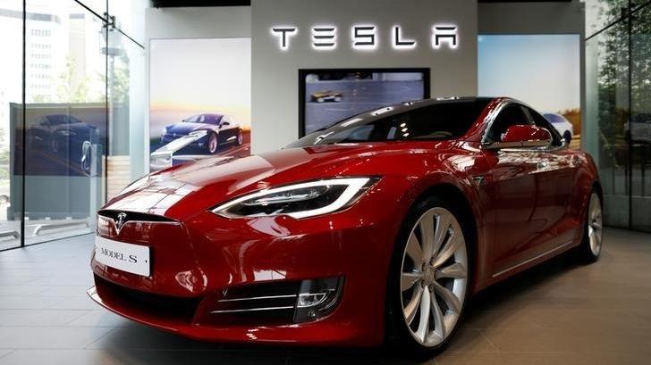 Tesla, 800 binden fazla aracı geri çağırıyor