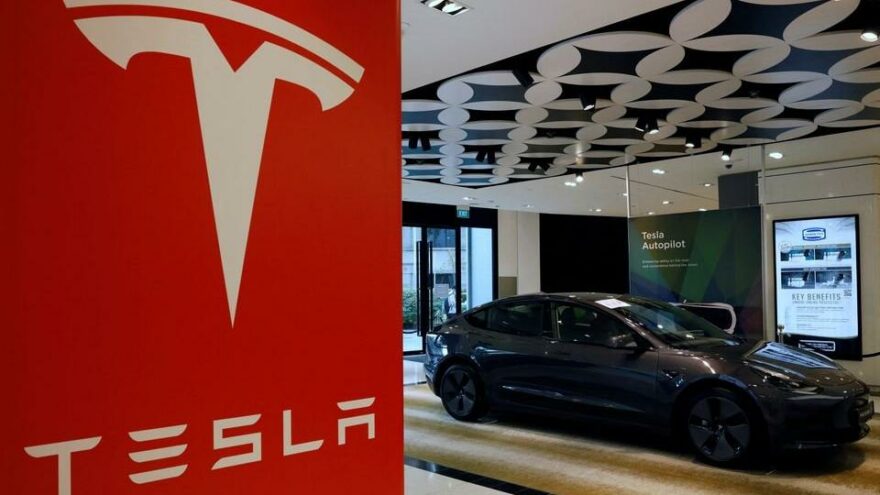 Tesla, 54 bin aracını geri çağırıyor