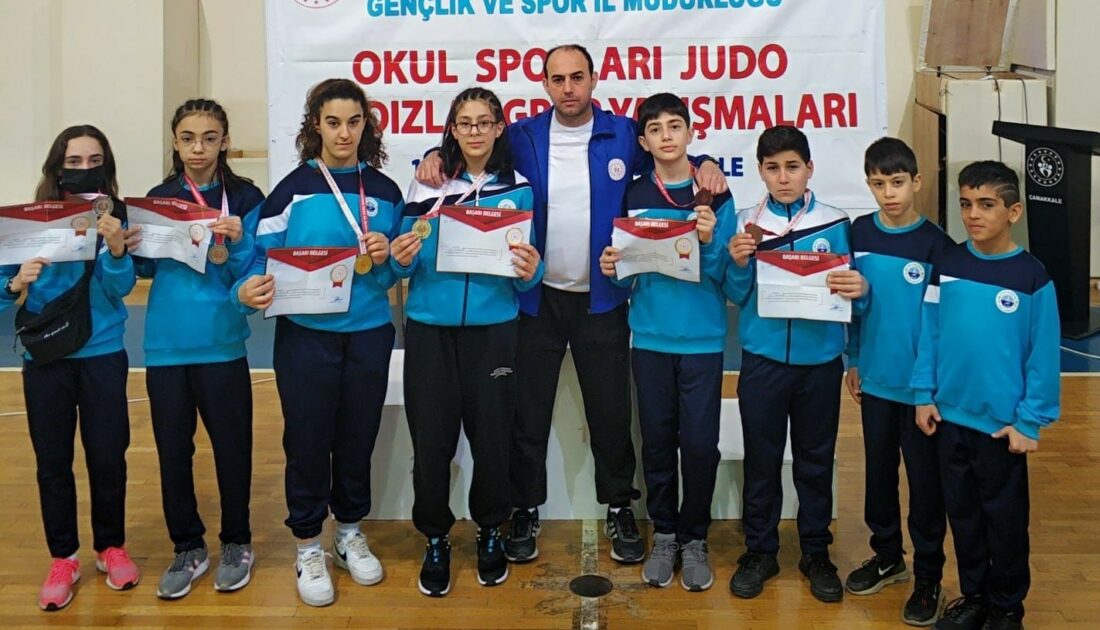 Bursa Gemlikli sporcular Çanakkale’den madalya ile döndü