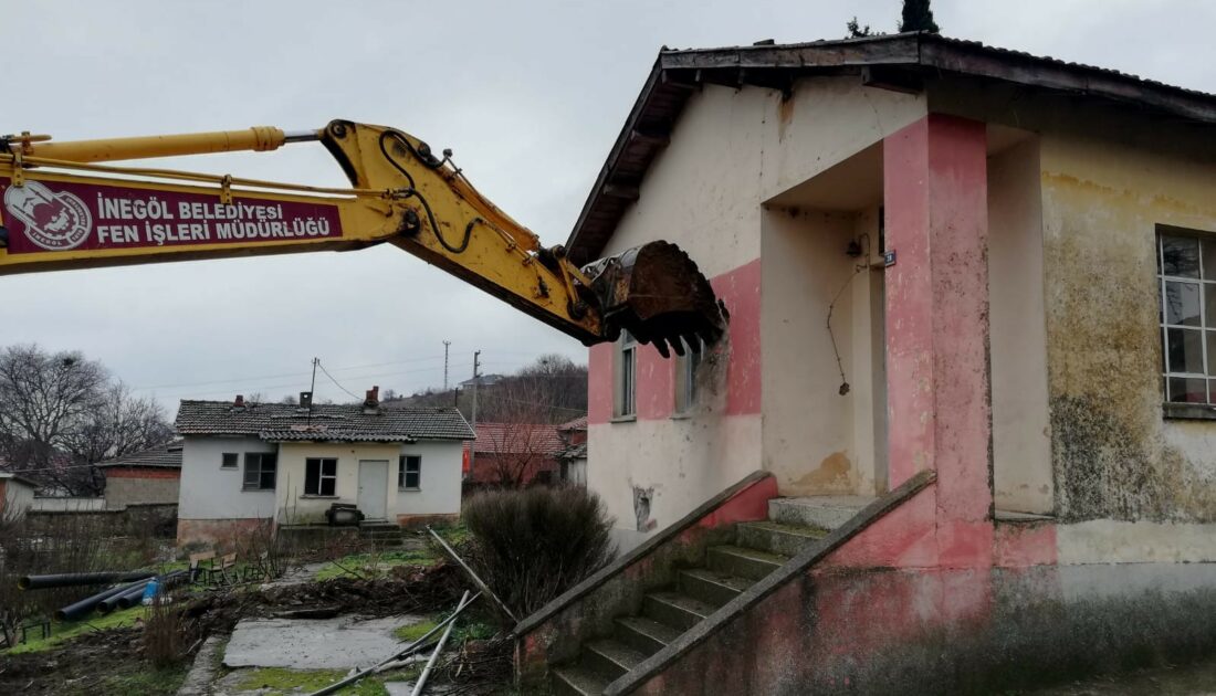 Bursa İnegöl’de metruk yapı ve eski okul binalarının yıkımı gerçekleşti