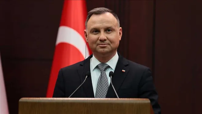 Duda’nın uçağı arıza nedeniyle acil iniş yaptı