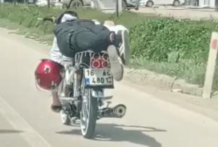 Bursa'da ölümle Dans... Motosikleti üzerine Yatarak Kullandı! - Norm Haber