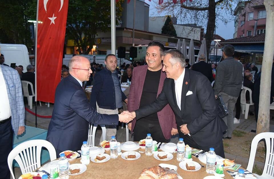 AK Parti Bursa İl Başkanı Gürkan: Çalınmadık kapı bırakmıyoruz