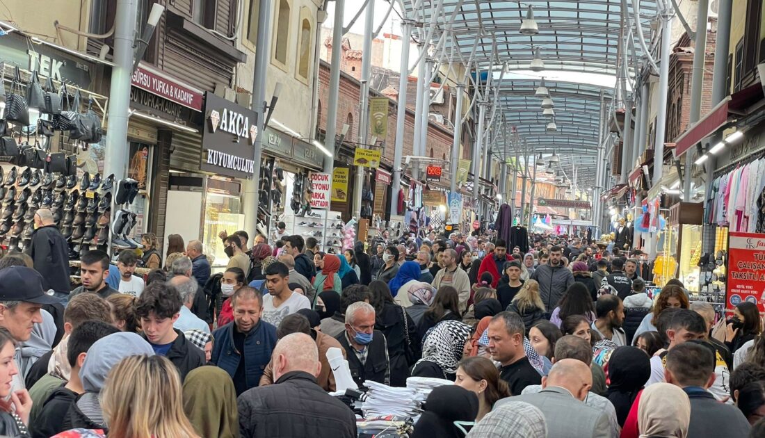 Bursa’nın çarşı pazarında bayram bereketi