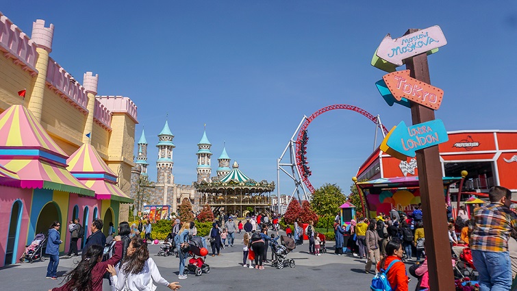 Vialand Tema Park, 23 Nisan’da kapılarını yeniden misafirlerine açtı