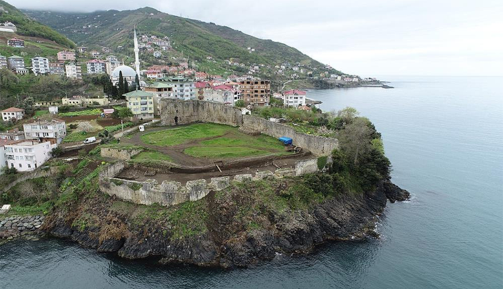 Akçakale Kalesi’nin kalıntıları deniz altından çıkıyor