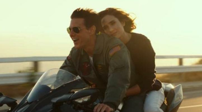 Tom Cruise, Top Gun ile gişede zirveye yerleşiyor