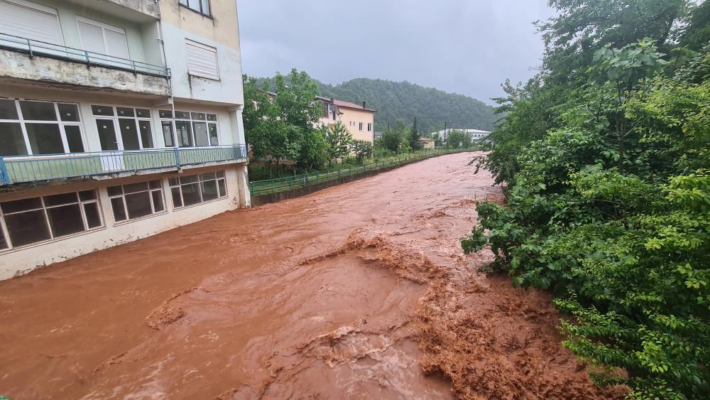 Bartın Valiliği’nden hayati uyarı: Zorunda kalmadıkça dışarı çıkmayın