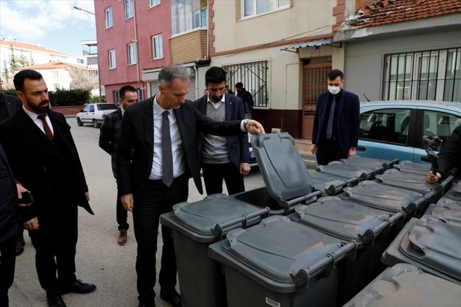 İnegöl Belediyesi’nin geri dönüşüm hamlesi 13 bin ağacı kurtardı