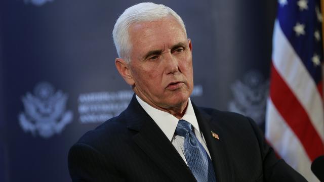 Mike Pence akaryakıt fiyatlarına sitem etti