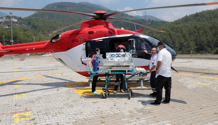 Helikopter erken doğan bebek için havalandı