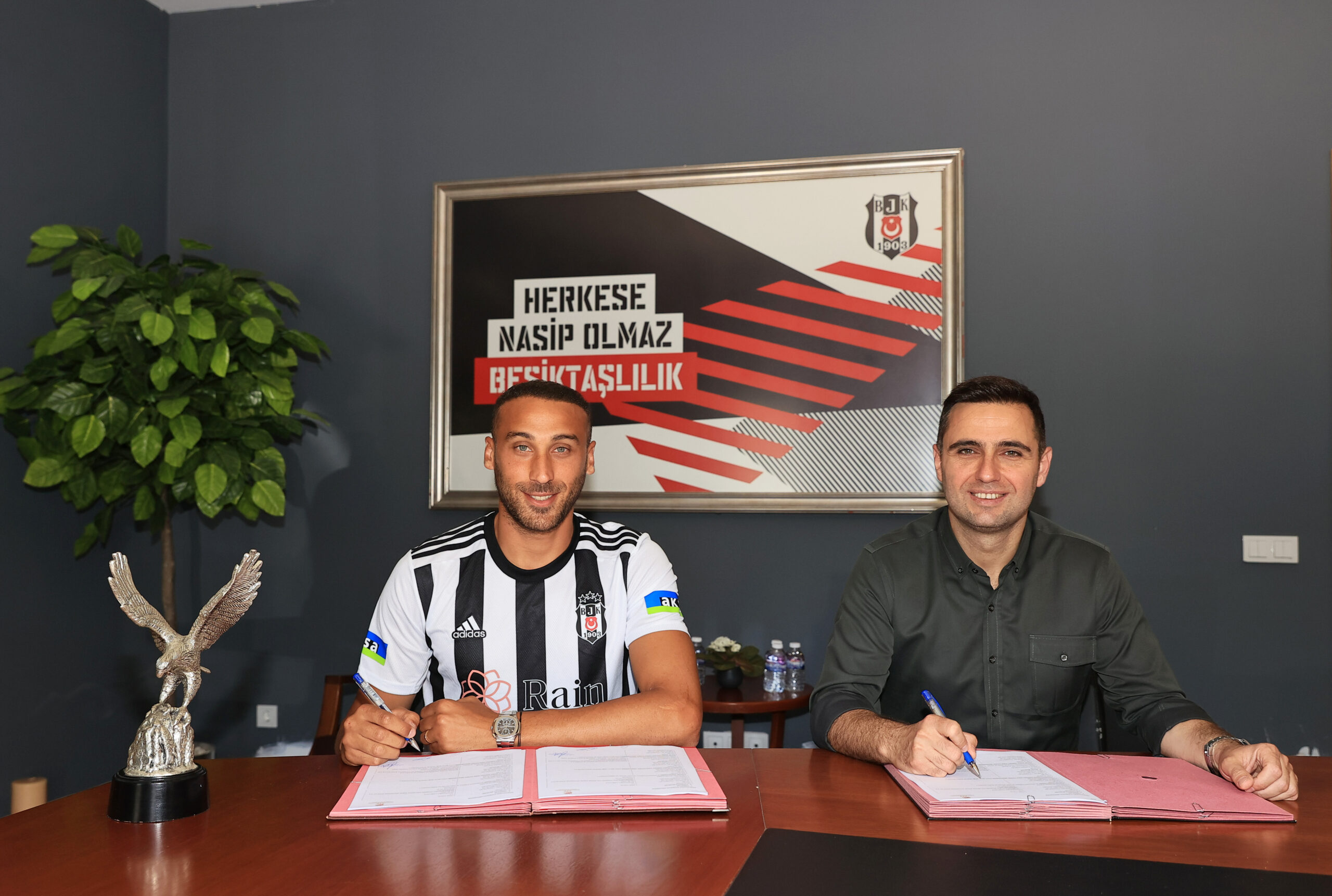 Beşiktaş’tan kritik transfer: Cenk Tosun’u açıkladı