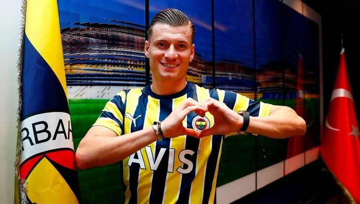 Fenerbahçe Alioski transferini açıkladı