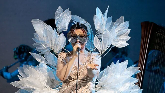 İzlandalı şarkıcı Björk yeni albümünü duyurdu