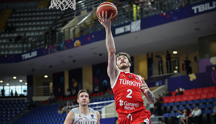 12 Dev Adam EuroBasket’te son 16’yı garantiledi