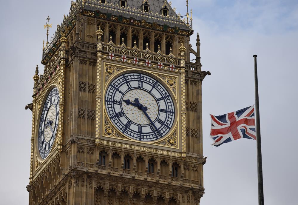 İngiltere’de saygı duruşunda çanları çalmayan Big Ben’e soruşturma