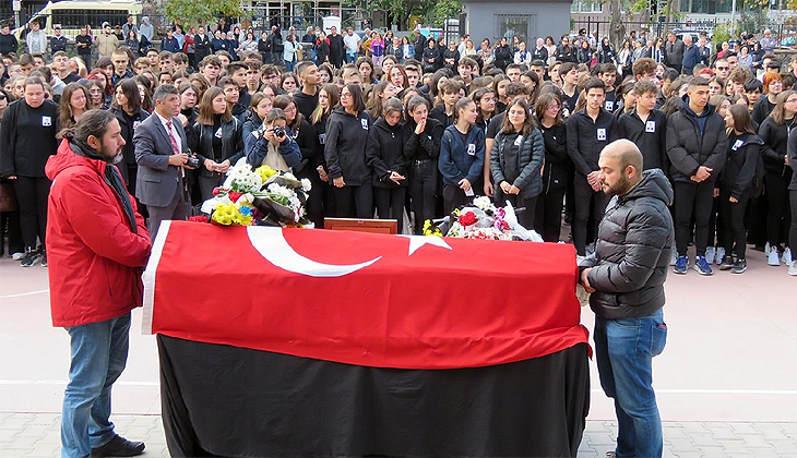 Ders anlatırken kalp krizi geçiren öğretmen hayatını kaybetti