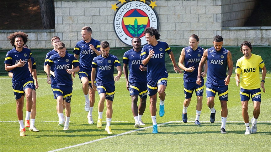 Fenerbahçe’nin kamp kadrosu belli oldu