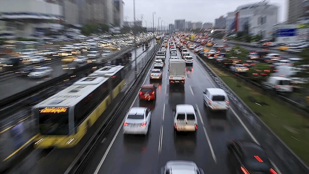 İstanbul’da trafik yoğunluğu yüzde 90’a ulaştı