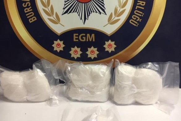 Bursa’da operasyon… Oto farına gizlenen uyuşturucu yakalandı!