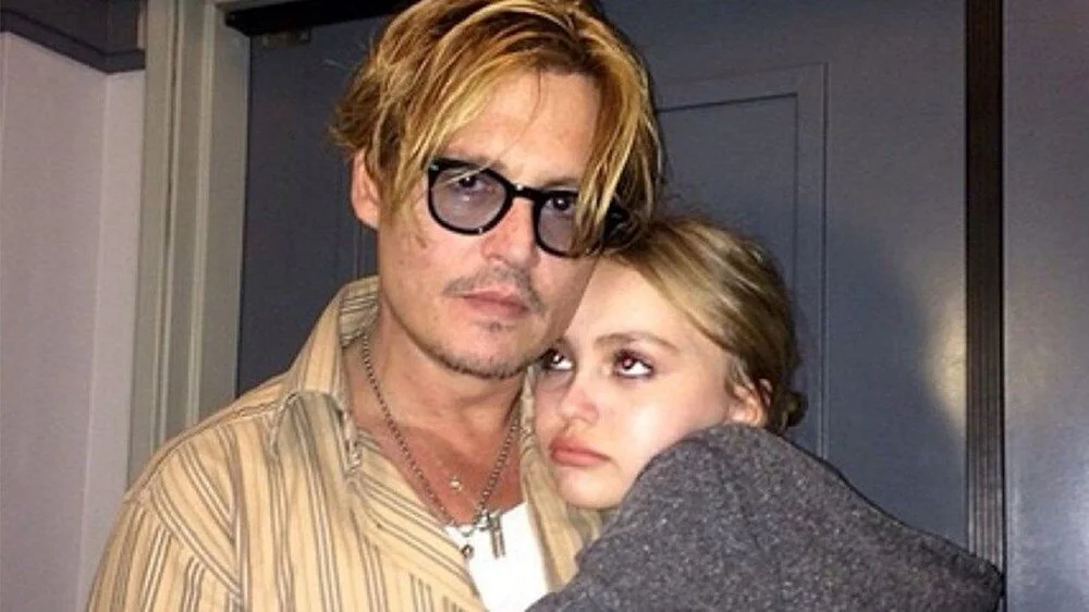 Johnny Depp’in kızı Lily-Rose Depp’den ayrıcalık iddialarına yanıt