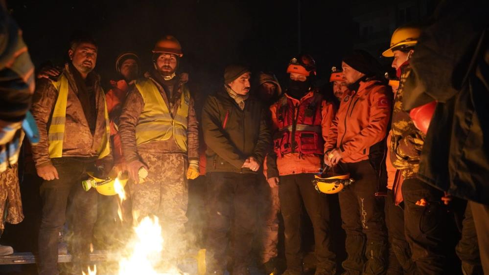 Yıldırım Belediyesi deprem bölgesinde var gücüyle çalışıyor